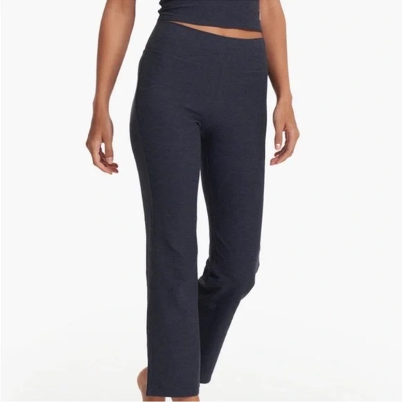 Vuori Heathered dark blue slim bootcut pant in EEUC! - Picture 1 of 5